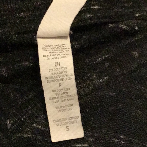 Small graphic tee shirt in good condition pre worn - Picture 12 of 13